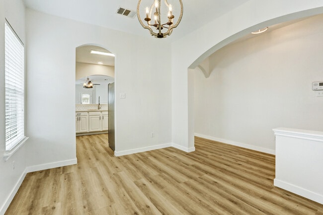 Flex room - 128 Almquist St House