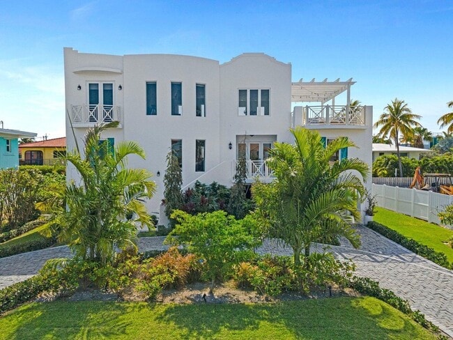 Photo - 317 E Seaview Cir