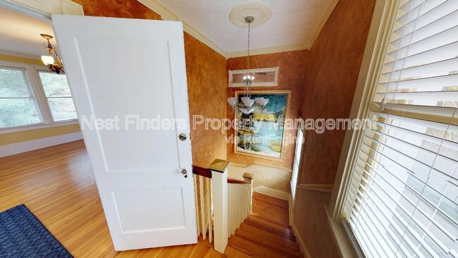 Photo - 2044 Forbes St