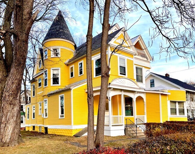 Photo - 25 Woodlawn Ave Unit 5