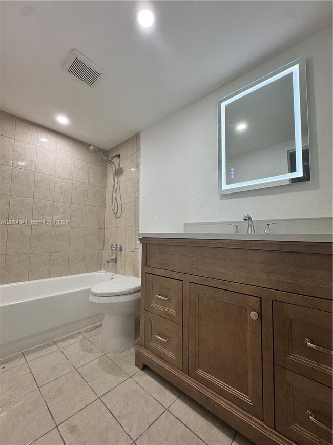 Photo - 5231 Geneva Way Unit 205