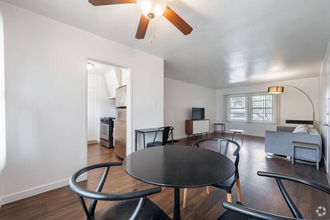 Building Photo - 5871.5 W 88th St Rental