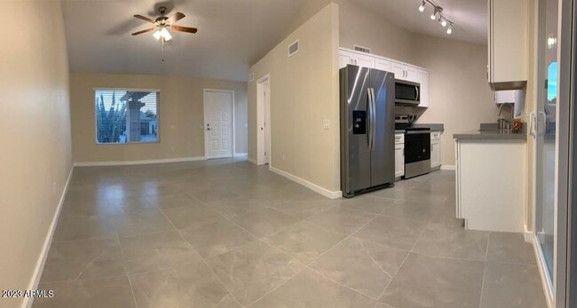 3014 W Runion Dr