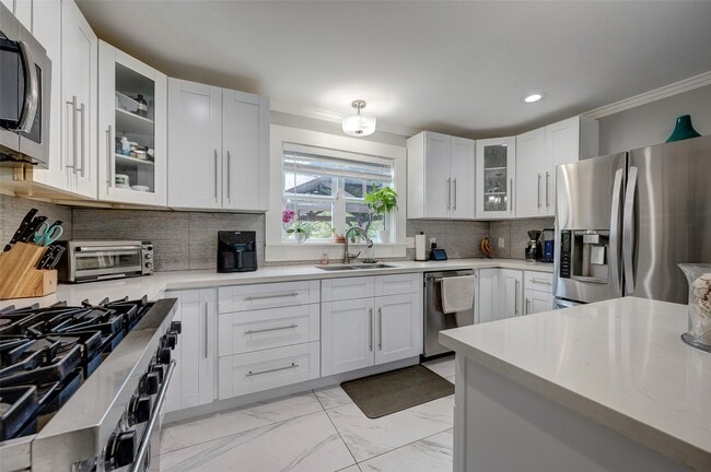 Photo - 5205 Irvington Blvd