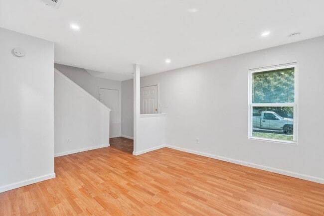 Photo - 8703 Schick Rd