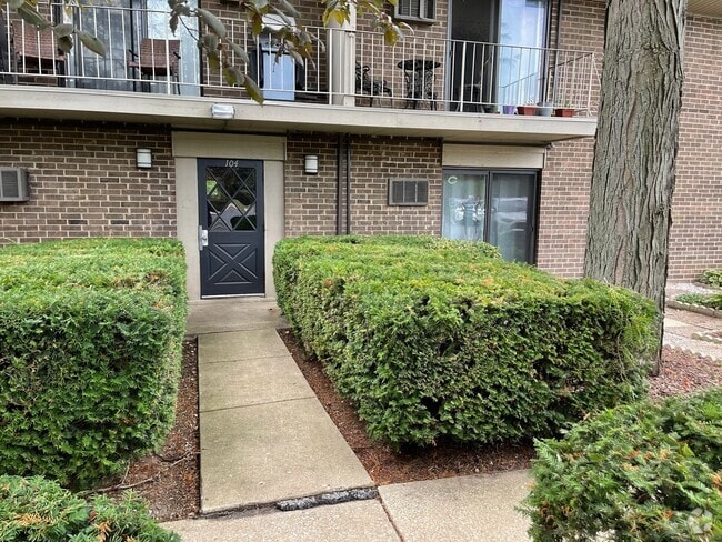 Building Photo - 104 E Bailey Rd Unit 1C Rental