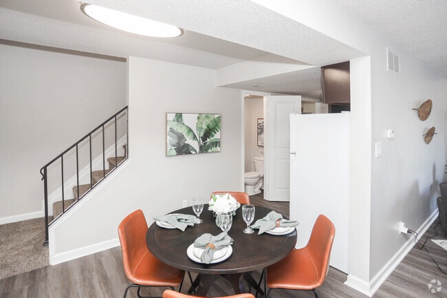 2BR, 1.5BA - 1200 SF