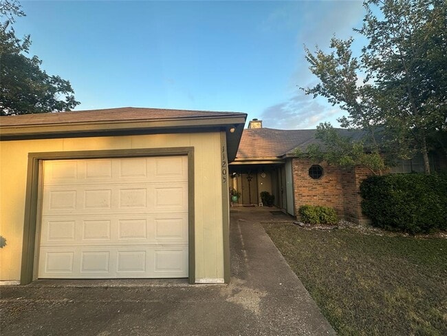 Building Photo - 11205 Selma Dr