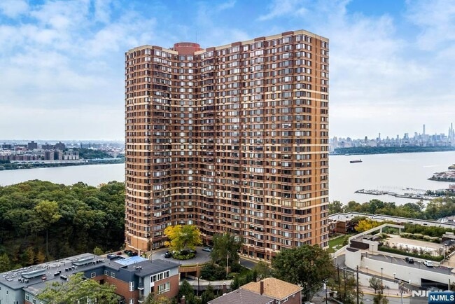 Building Photo - 100 Old Palisade Rd Unit 3016
