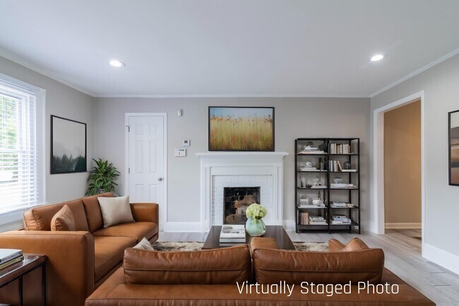 Photo - 2336 Barry St