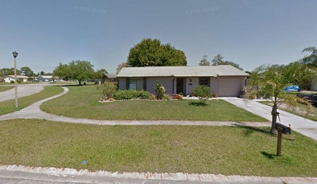 Building Photo - 5990 Talbrook Rd