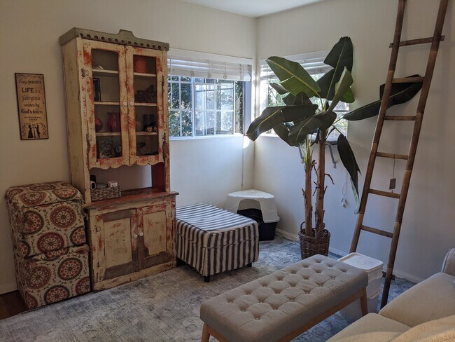 2nd bedroom - 1800 Camino de la Costa Unit C