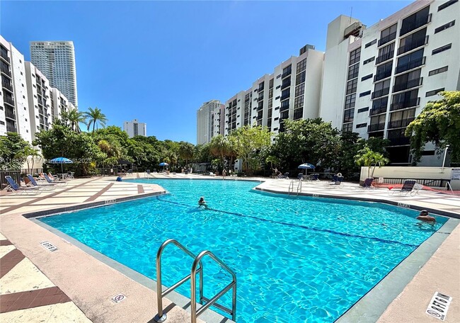 Photo - 16909 N Bay Rd Unit 607