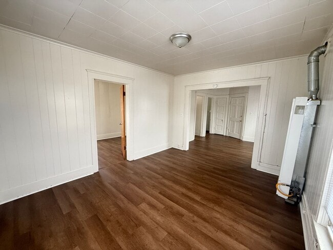 Photo - Ganson St 1101-1105 E w/East Ave 525 &amp; 527 N Unit 527 1/2 - Front Apt #1