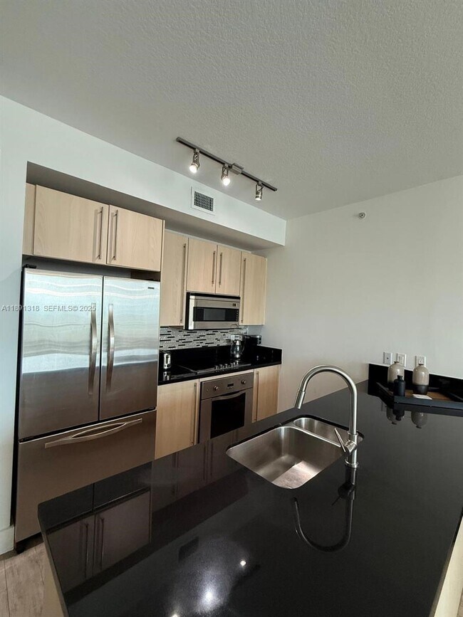 Photo - 1111 SW 1st Ave Unit UPH4017-