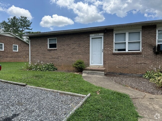 Building Photo - 2183 Edgewood Dr Rental