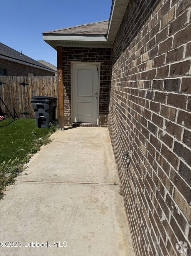 Building Photo - 5502 Itasca St Rental