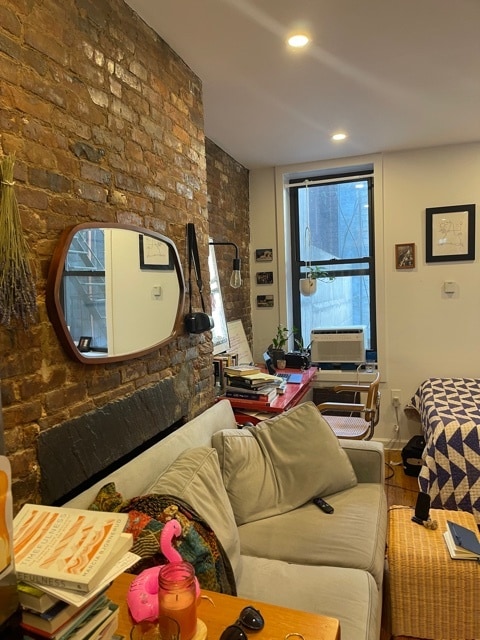 Photo - 203 Chrystie Street