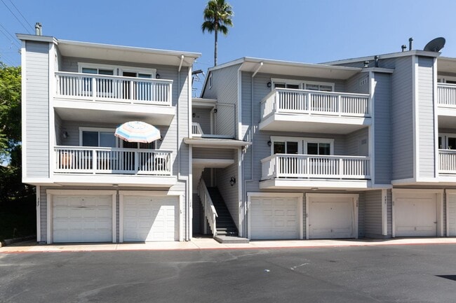 Photo - 2 Bed, 2 Bath Condo in Encinitas