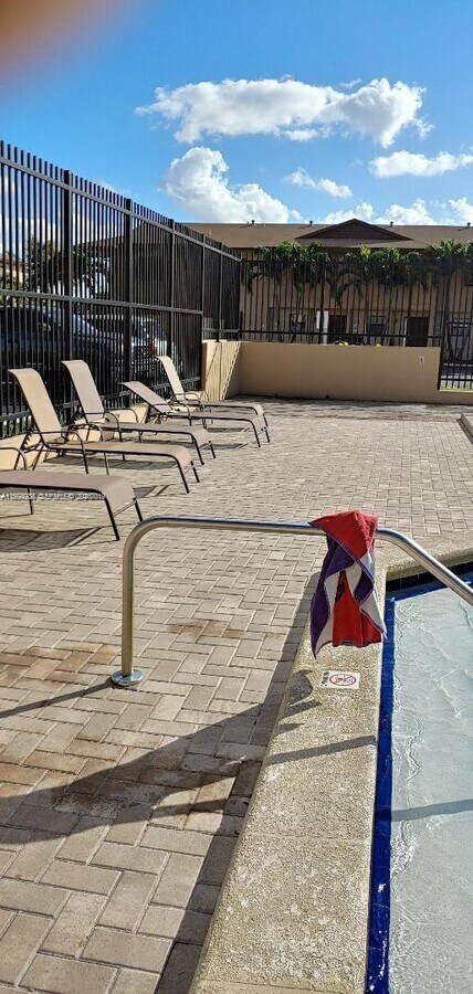 Photo - 6850 NW 173rd Dr Unit 106