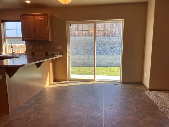 907 Fawn Cir
