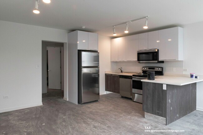 Photo - 940 W Winona St Unit 302