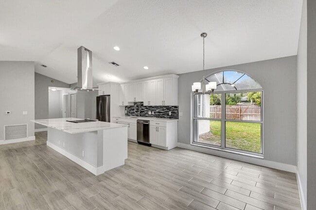 Photo - 843 Azalea Dr