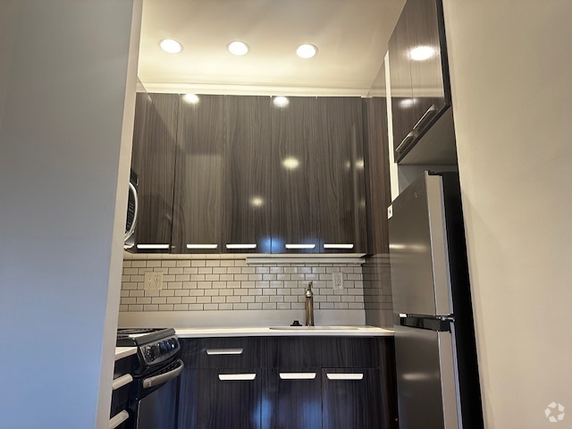 Building Photo - 252 Newbury St Unit #4 Rental