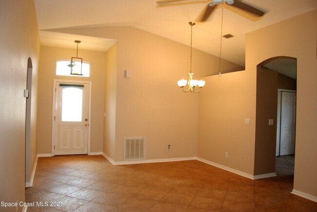 Photo - 720 Wickham Lakes Dr