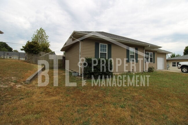 Photo - 114 Rose Oneill Dr