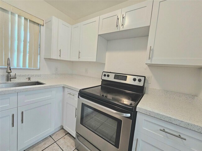 Photo - 5820 SW 27th St Unidad A