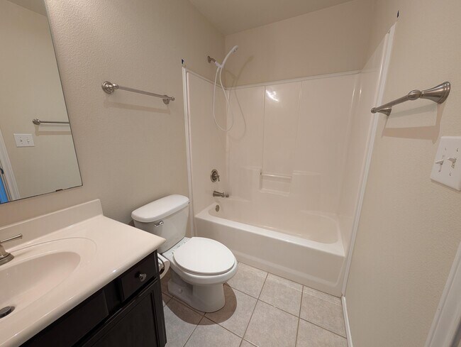 Photo - 7019 95th St