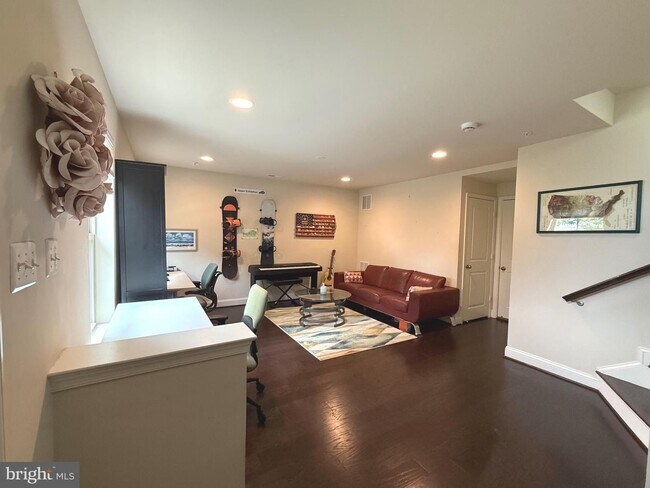 104 Vanguard Ln