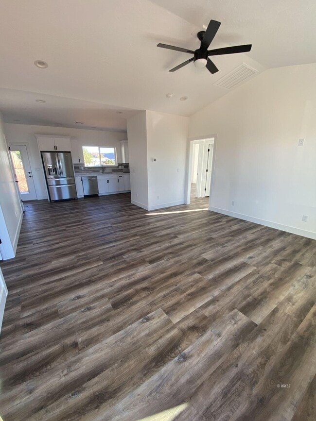 Photo - 742 W Vance Dr