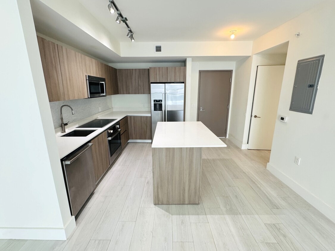 Photo - 201 SW 17th Rd (Miami, FL)