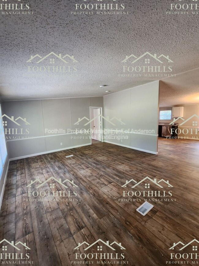 Photo - 240 Latham Dr