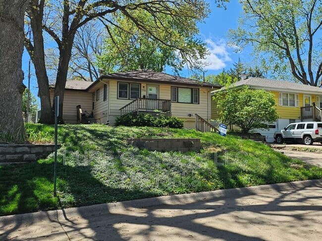 Photo - 7761 Highland St