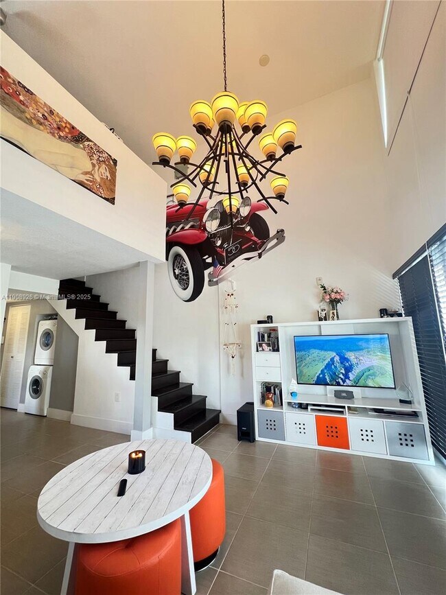 Photo - 498 SW 2nd St Unidad 201