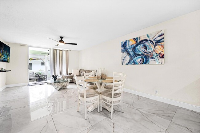 Photo - 400 SE 10th St Condo Unit 105