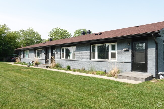 Building Photo - 260 N Slusser St Rental