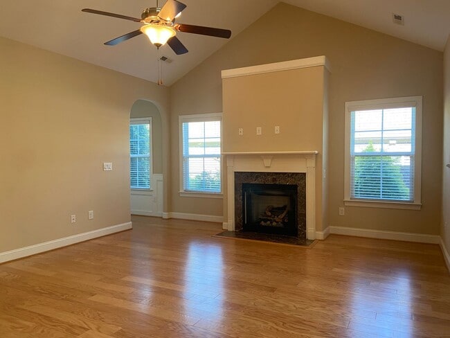 Photo - 3 Bedroom, 2 Bathroom One Level Townhome i...