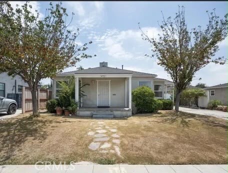 Photo - 4753 50th St