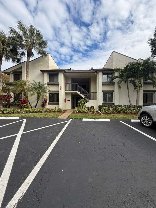 Building Photo - 9321 SW 23rd St Unit 3604