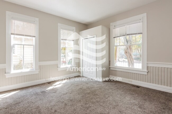 Photo - 1037 32nd St