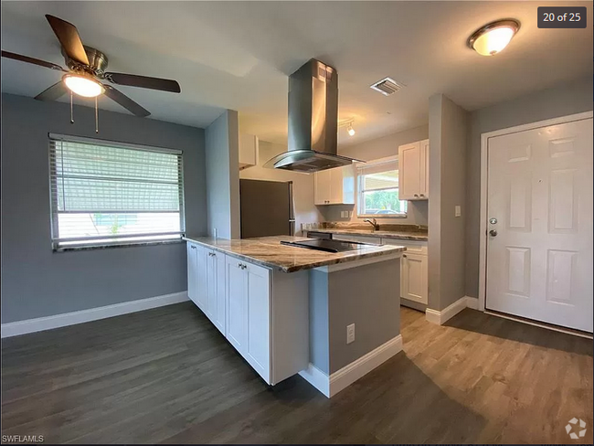 Building Photo - 2203 Gladiola Dr Rental