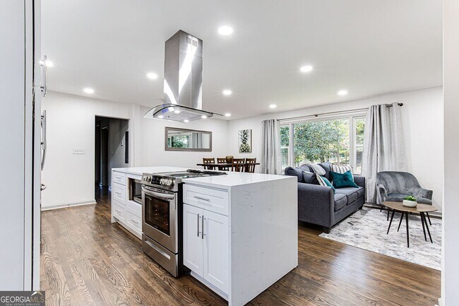 Photo - 1300 Wichita Dr SW