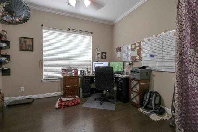 Photo - 6514 Monrovia Ln