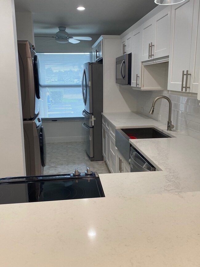 Building Photo - 2601 Red Hibiscus Blvd Unit 104