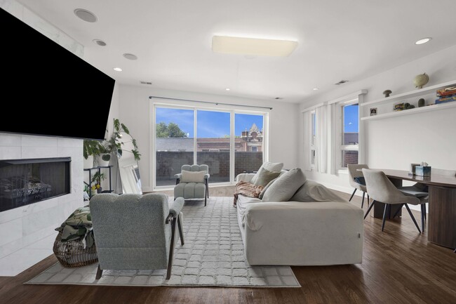 Photo - 3505 N Elston Ave