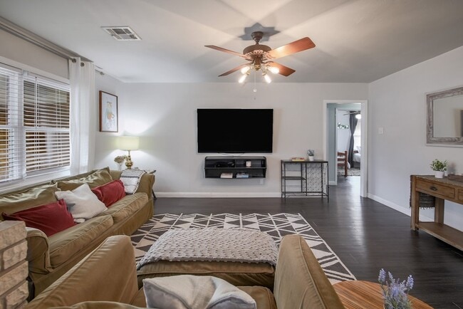 Photo - 6004 Libyan Dr